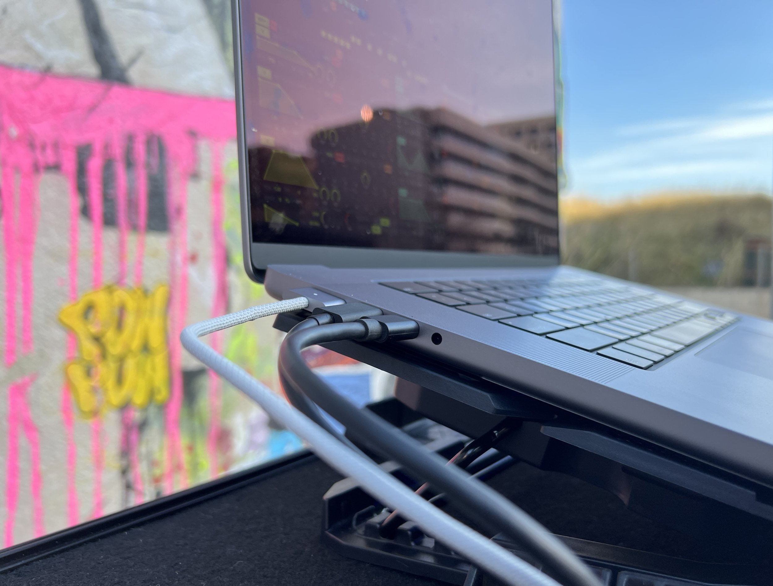 MacBook Pro DIT Detail